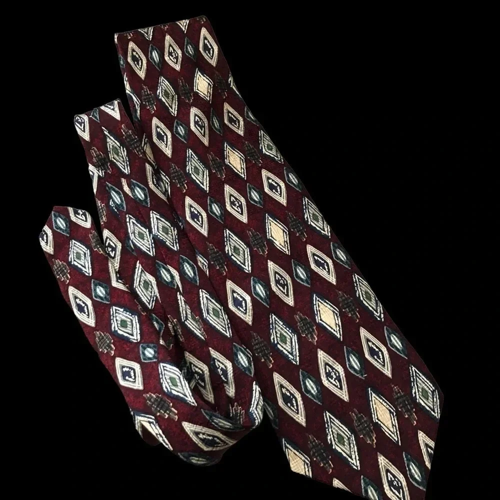 Brooks brothers makers all silk necktie Thai made in the USA Burgundy‎ diamond